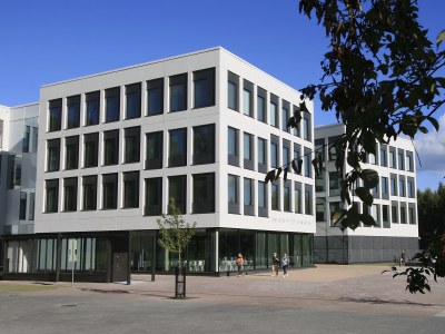 Ruusupuisto edesta